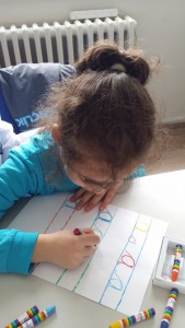 Hem yazımda hem de düşüncede kendisini gösteren harf, metin üzerinde işaretlenir